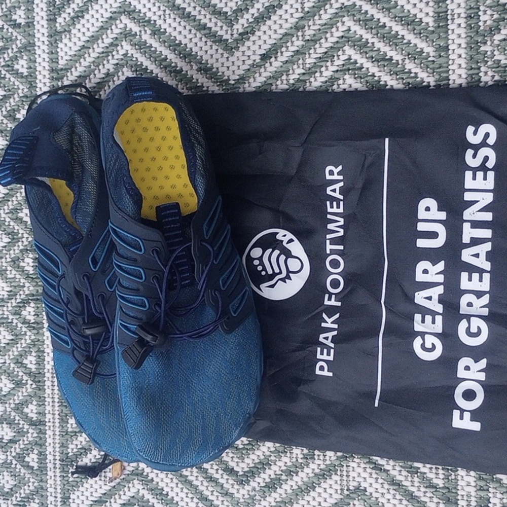 New Peak Footwear Size 9 Womens